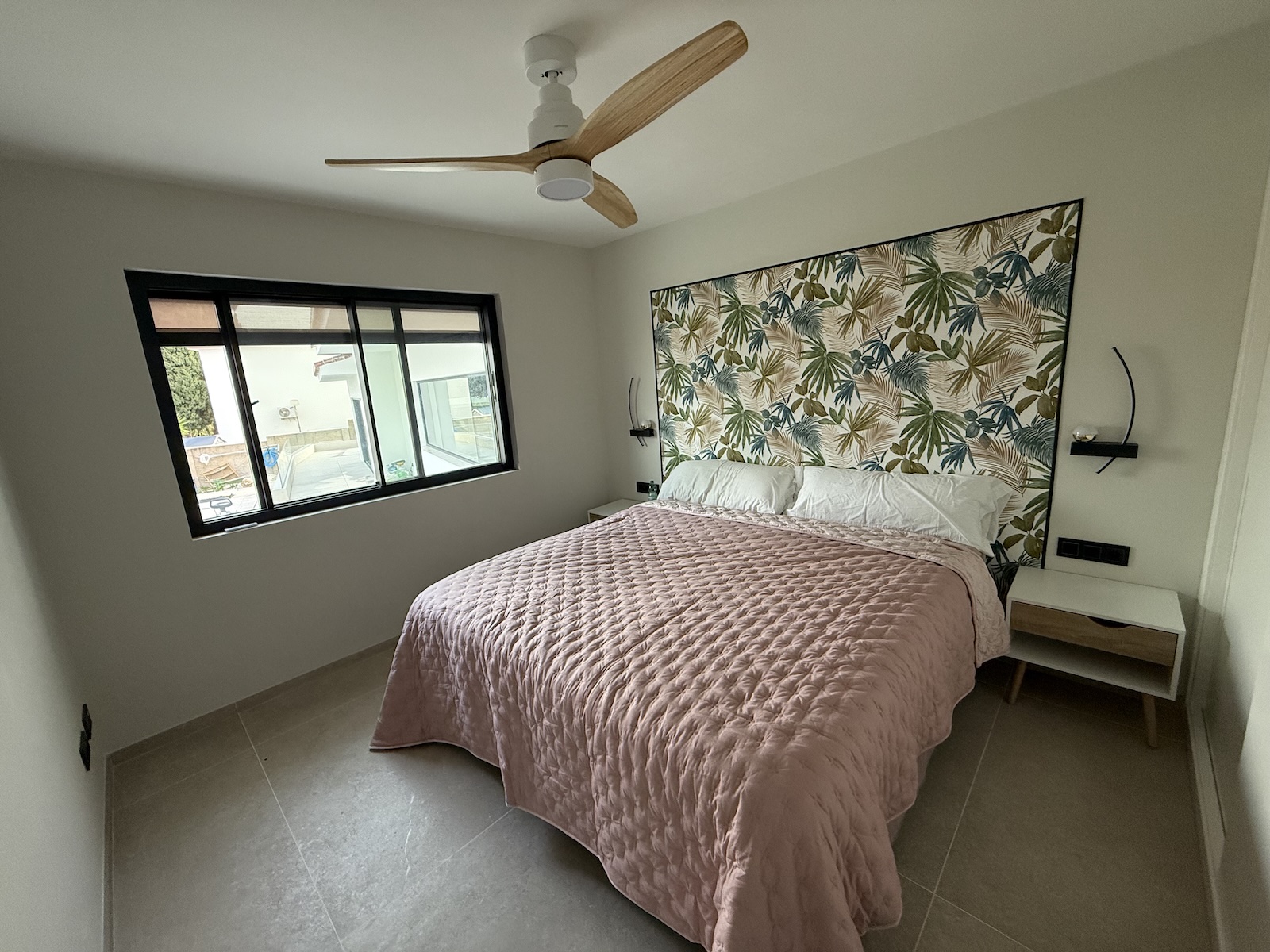 Modern peaceful bedrooms